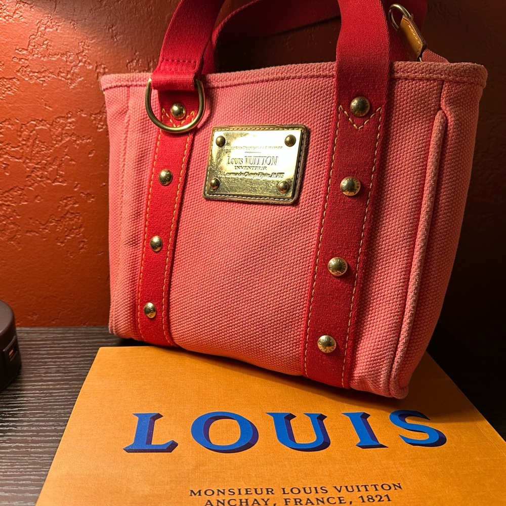Louis Vuitton Antigua Canvas
